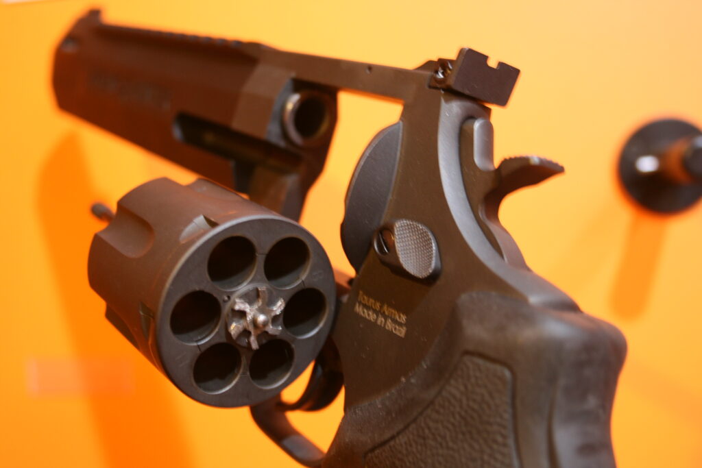 TAURUS RACING HUNTER .44MAG