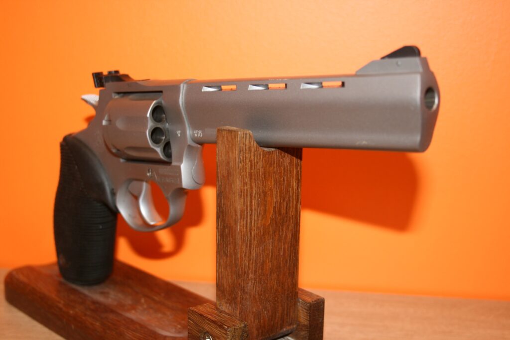 TAURUS TRACKER COMPETITION PRO