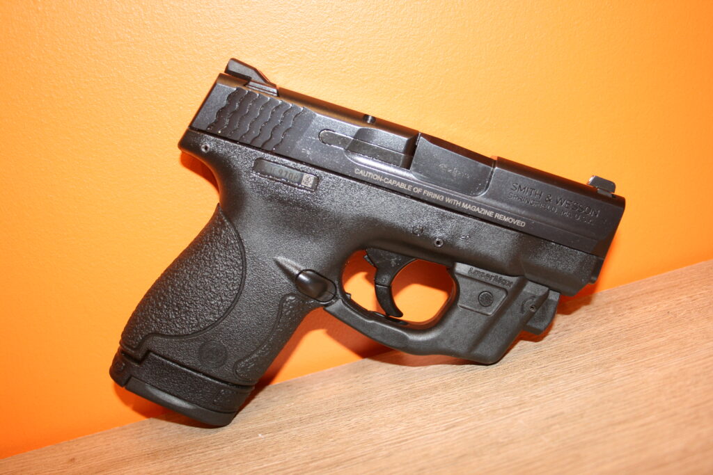 SMITH & WESSON M&P9 + LASER OFFERT